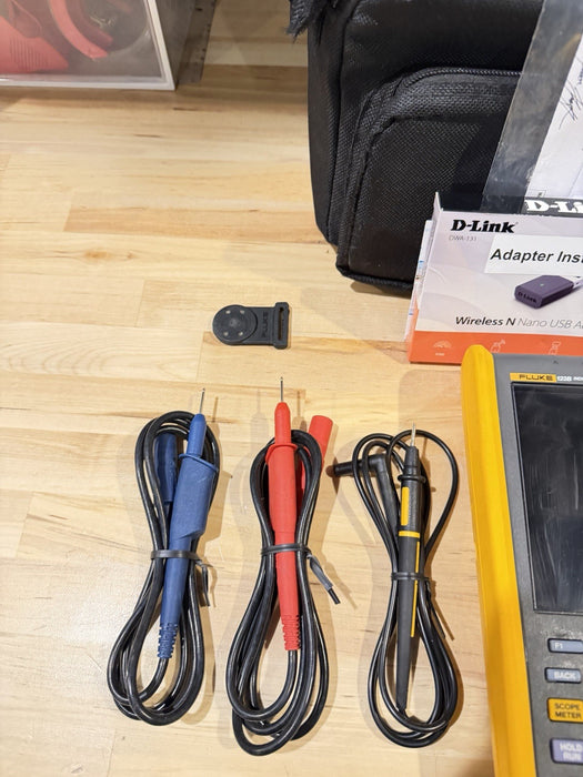 FLUKE 123B INDUSTRIAL SCOPEMETER 20MHZ W/ ACCESSORIES & BAG - FREE SHIPPING
