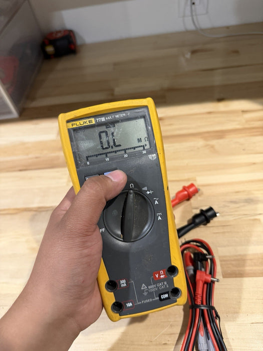 FLUKE 77 III MULTIMETER WITH LEADS TESTED