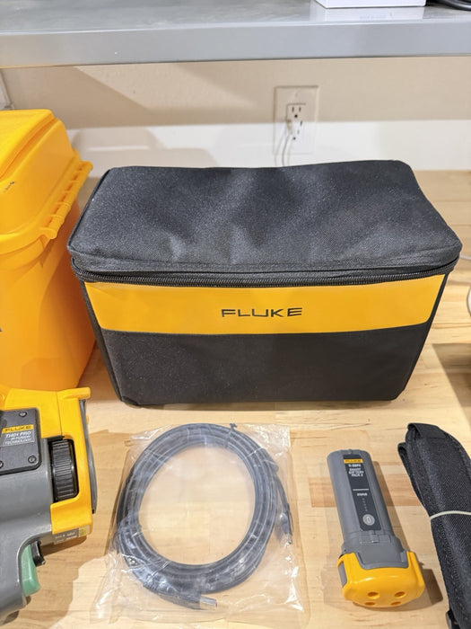 FLUKE TI401-PRO 60HZ THERMAL IMAGER KIT WITH ACCESSORIES