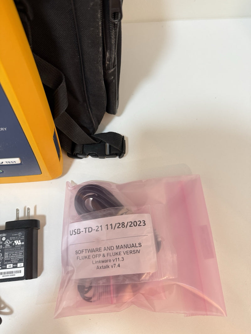 FLUKE NETWORKS VERSIV MAINFRAME & REMOTE WITH BAG & ACCESSORIES