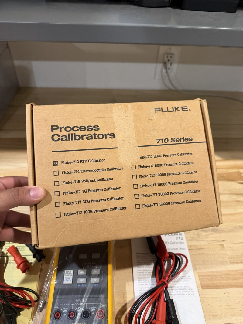 FLUKE 712 RTD CALIBRATOR KIT (NEW) FREE SHIPPING
