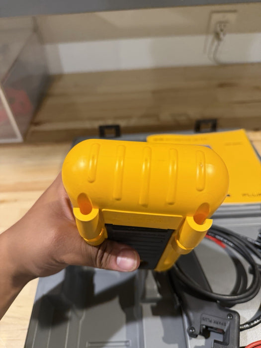 FLUKE 88 AUTOMOTIVE METER SCREEN IS DIM FOR PARTS