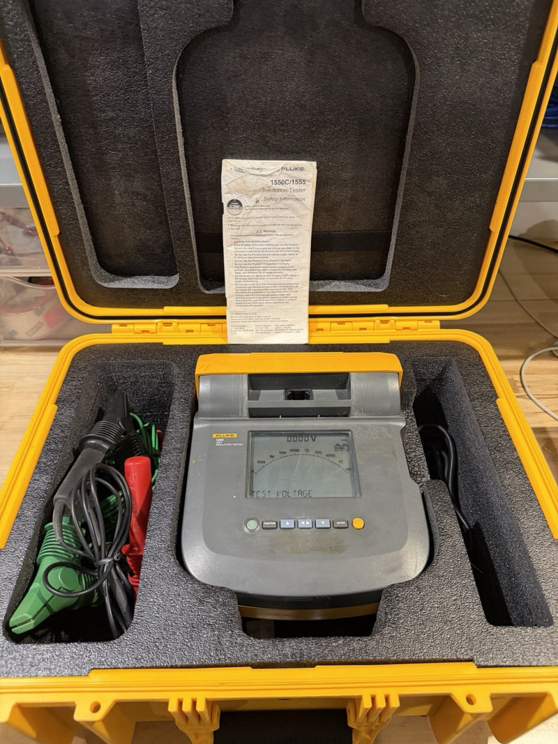 FLUKE 1555 10KV INSULATION TESTER WITH ACCESSORIES TESTED