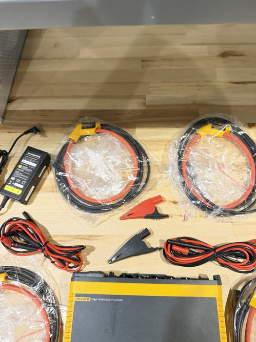 FLUKE 1748 3 PHASE POWER QUALITY LOGGER & ACCESSORIES (TESTED) - FREE SHIPPING