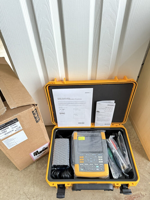 FLUKE 190-504-III-S 500 MHZ 4-CH 5GS/S COLOR SCOPEMETER NEW