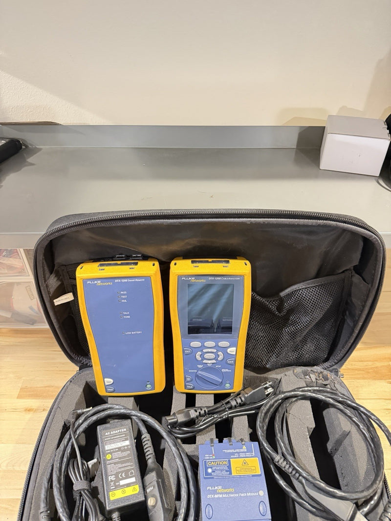FLUKE DTX-1200 CABLE ANALYZER KIT W ACCESSORIES & MODULES (TESTED) SHIPS FREE