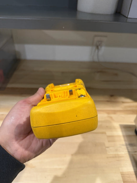 FLUKE 189 TRUE RMS MULTIMETER FOR PARTS