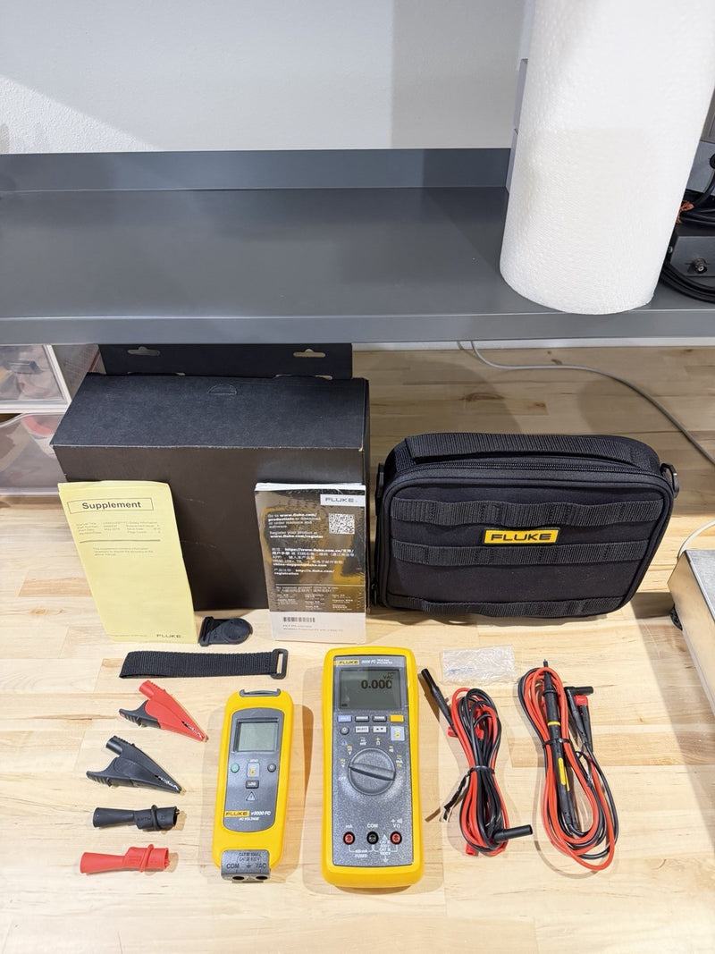 FLUKE 3000 FC TRUE RMS MULTIMETER & FLUKE A3000 FC CURRENT CLAMP KIT