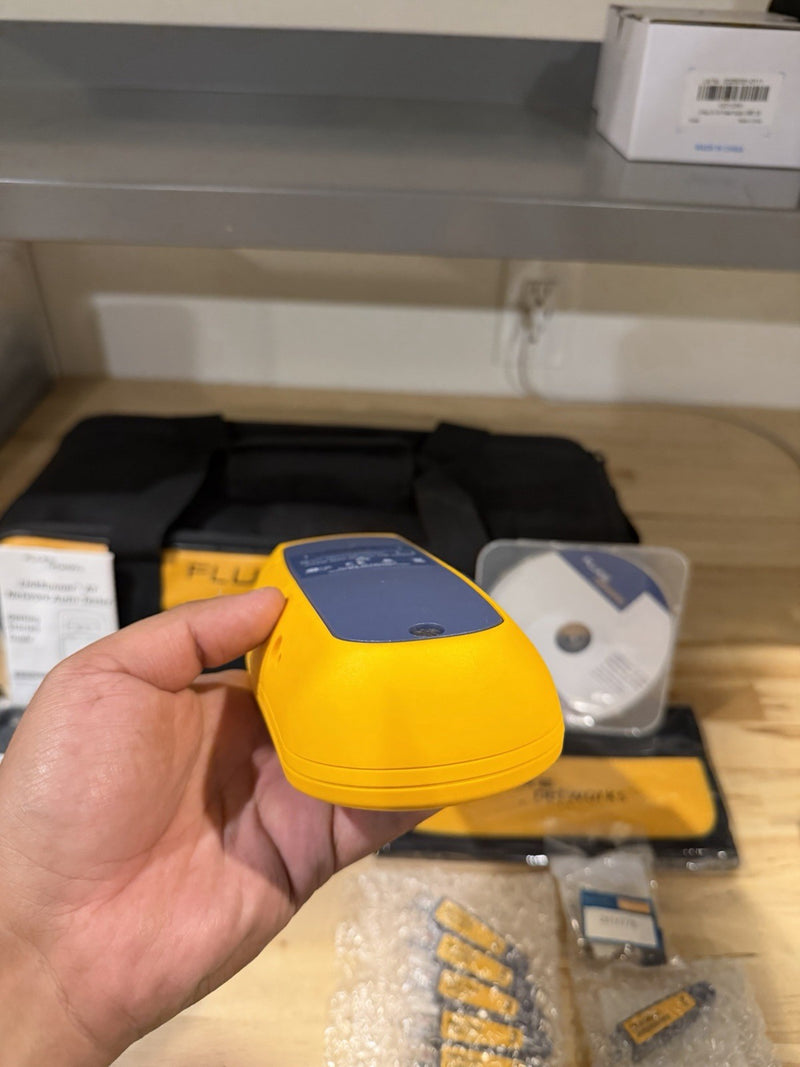 FLUKE NETWORKS LINKRUNNER AT-2000 KIT AUTO TESTER KIT RARE