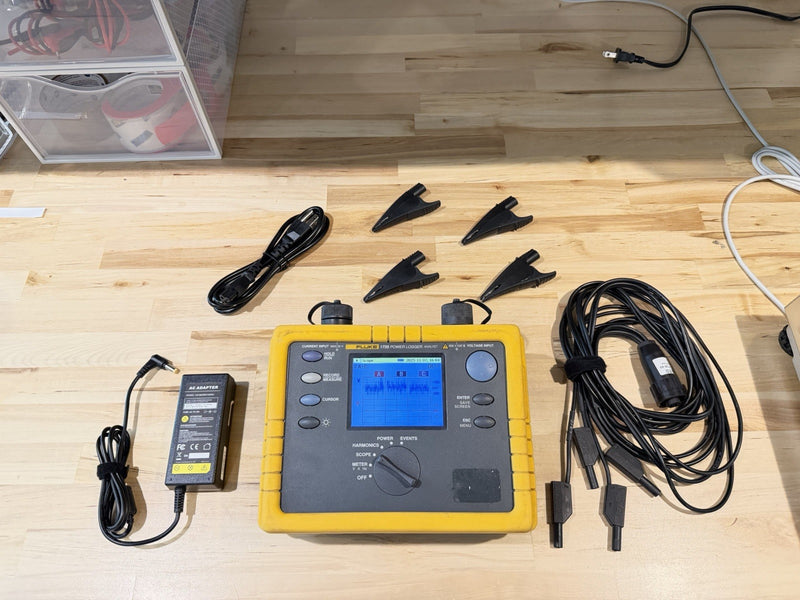 FLUKE 1735 THREE-PHASE POWER LOGGER WITH PROBES & CHARGER TESTED