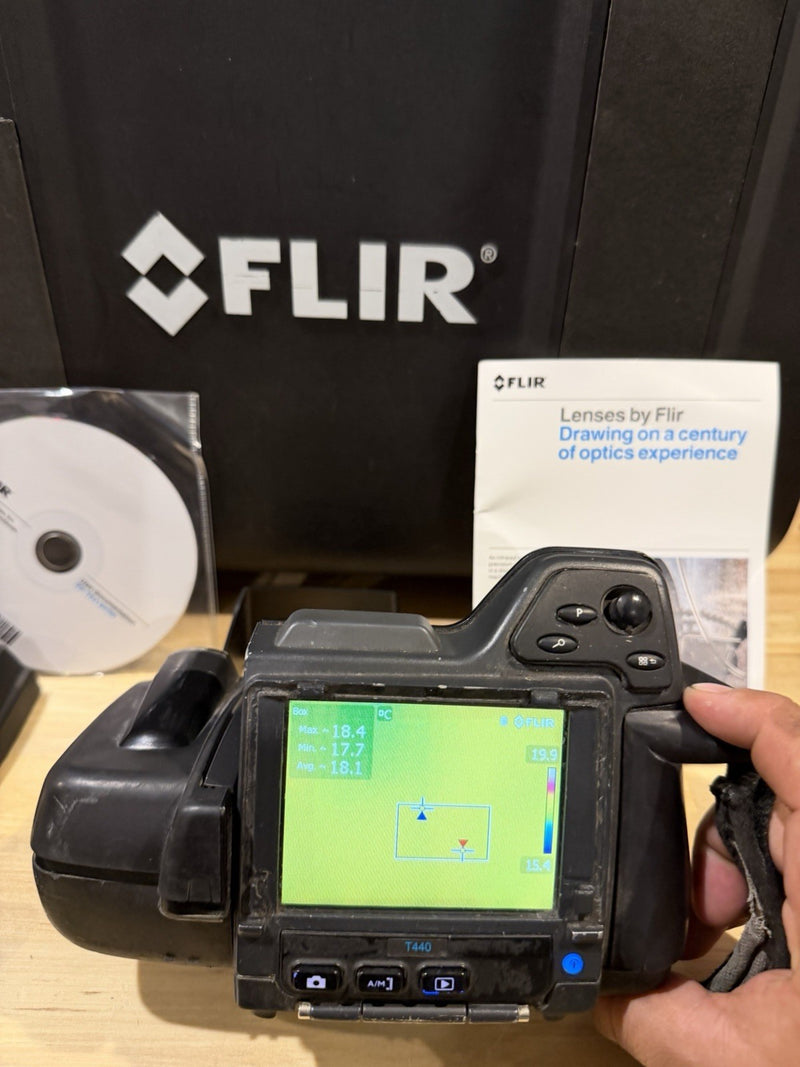 FLIR T440 THERMAL IMAGING CAMERA WITH CHARGER & BATTERY TESTED