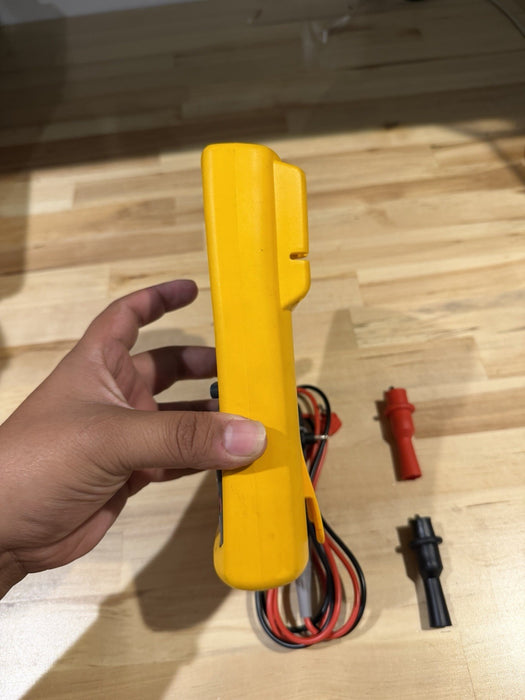FLUKE 787 PROCESSMETER WITH LEADS & CLIPS TESTED