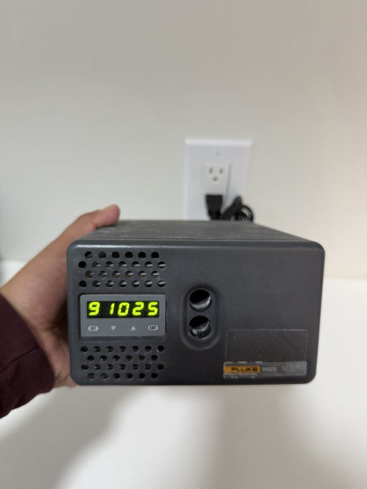 FLUKE 9102S DRY-WELL CALIBRATOR FOR PARTS