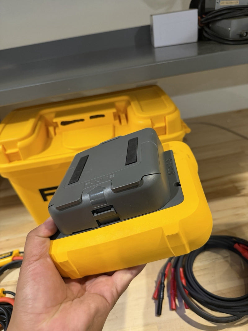 FLUKE 3540 FC 3-PHASE POWER MONITOR WITH ACCESSORIES TESTED