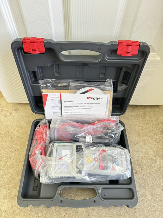 MEGGER MIT400/2 INSULATION & CONTINUITY TESTER WITH LEADS NEW