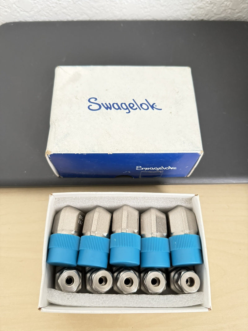 SWAGELOK ELBOW CONNECTOR FITTING, 1/4" TUBE X 1/2" MALE NPT, SS-400-2-8