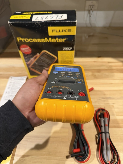 FLUKE 787 PROCESSMETER (NEW FACTORY SEALED) SHIPS FAST - FREE SHIPPING (RARE)
