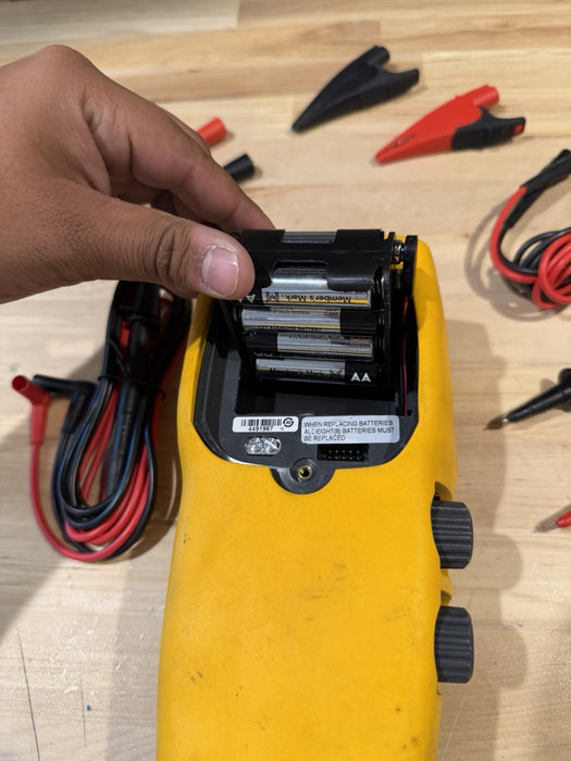 FLUKE 719 PRO 150G ELECTRIC PRESSURE CALIBRATOR W/ ACCESSORIES (SHIPS FREE)