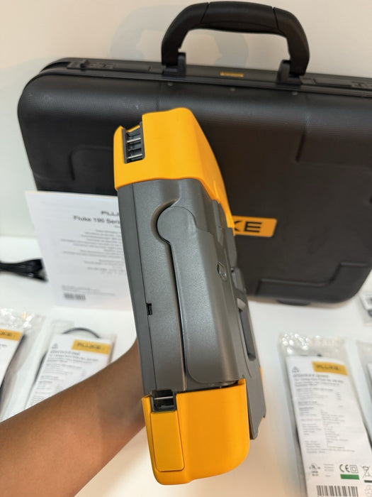 FLUKE 190-504 SCOPEMETER 5GS/S 4CH 500MHZ TESTED