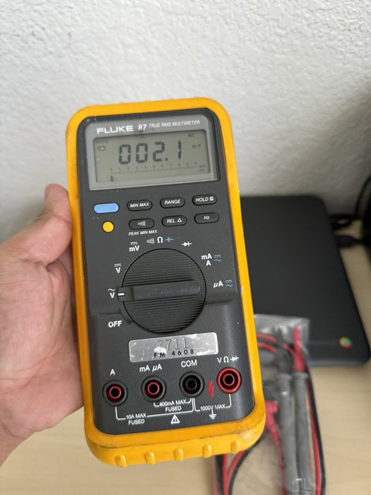 FLUKE 87 TRUE RMS MULTIMETER WITH LEADS