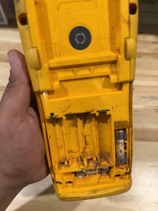 FLUKE 189 TRUE RMS MULTIMETER (PARTS ONLY)  FOR PARTS - SHIPS FAST