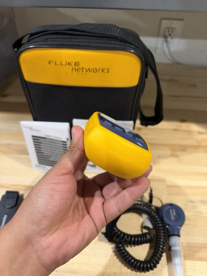 FLUKE NETWORKS FI-500 FIBER-INSPECTOR MICRO KIT W/  ACCESSORIES (TESTED)
