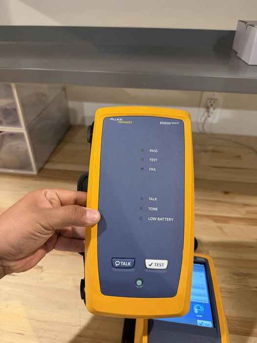 FLUKE NETWORKS VERSIV MAINFRAME & REMOTE WITH CHARGER