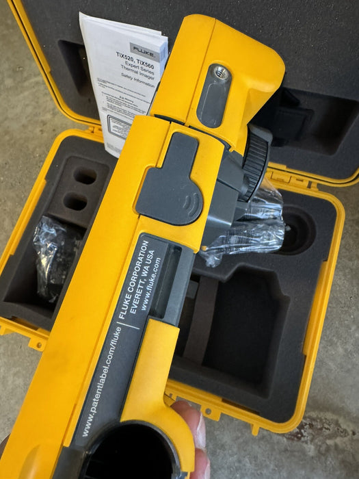 FLUKE TIX560 HANDHELD THERMAL CAMERA 320X240P 60HZ -20°C TO 1200°C