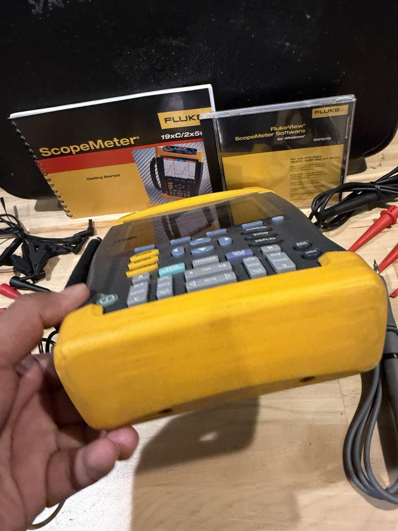 FLUKEE 199C 200MHZ 2.5GS/S SCOPEMETER COLOR WITH ACCESSORIES TESTED