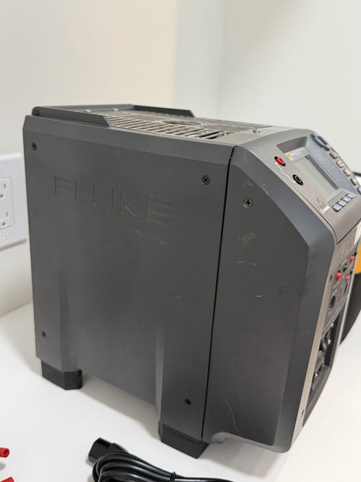 FLUKE 9144 FIELD METROLOGY WELL 50°C TO 660°C TEMPERATURE CALIBRATOR & LEADS