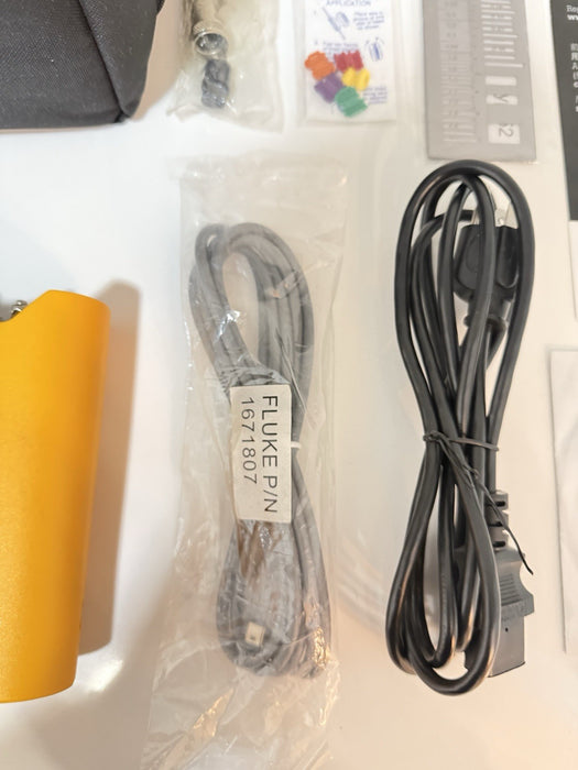 FLUKE PROSIM 3 VITAL SIGNS SIMULATOR WITH BAG & ACCESSORIES NEWTESTED