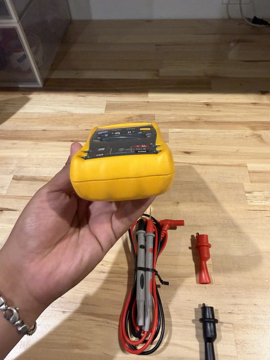 FLUKE 179 TRUE RMS MULTIMETER WITH LEAD SET TESTED
