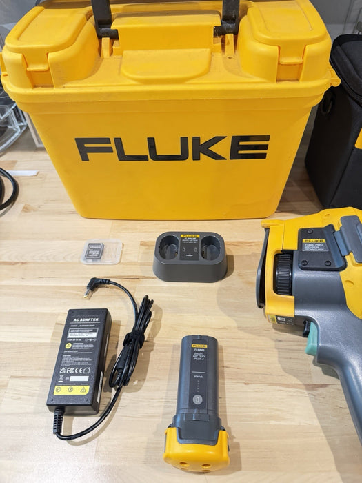 FLUKE TI480PRO IR CAMERA 60HZ 640 X 480 2 BATTERIES W/ CHARGE & CASE -SHIPS FREE