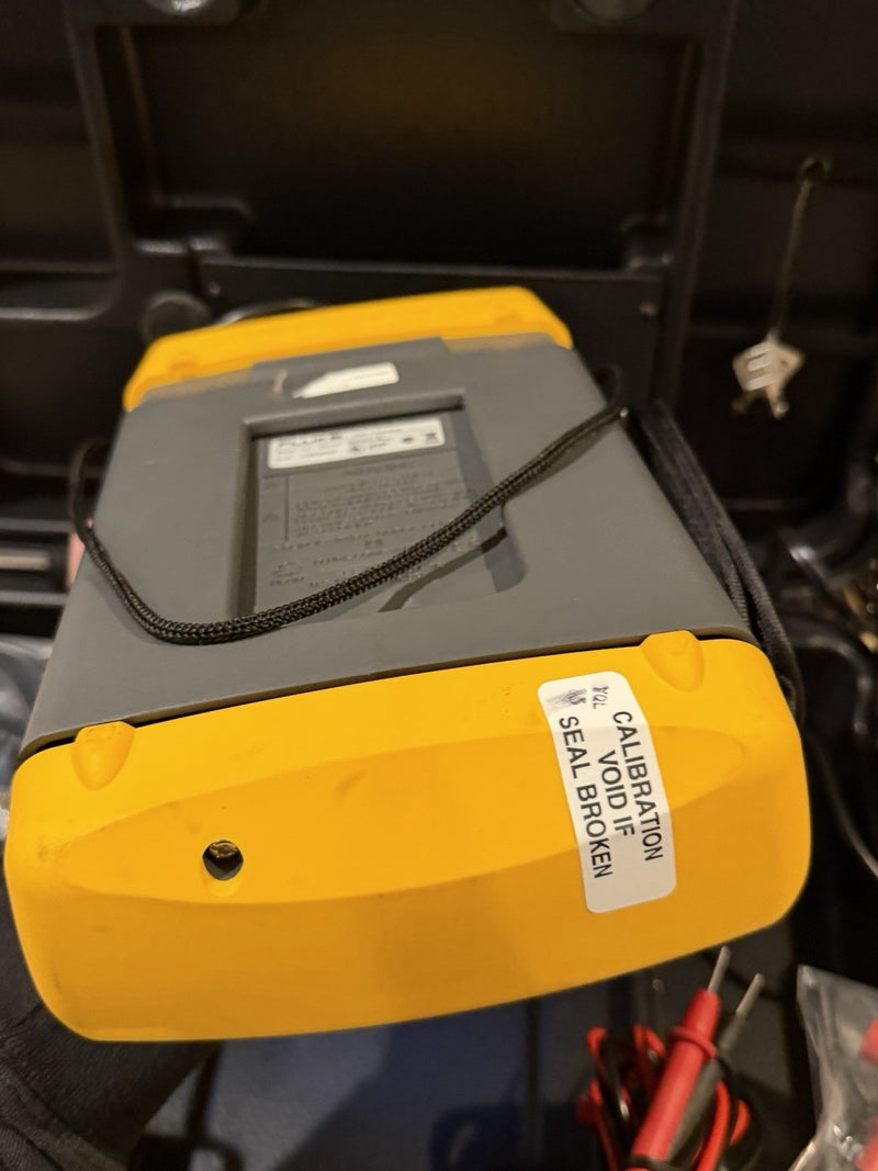 FLIKE 199C 200MHZ 2.5GS/s SCOPEMETER COLOR W/ ACCESSORIES (CALIBRATED 2025)