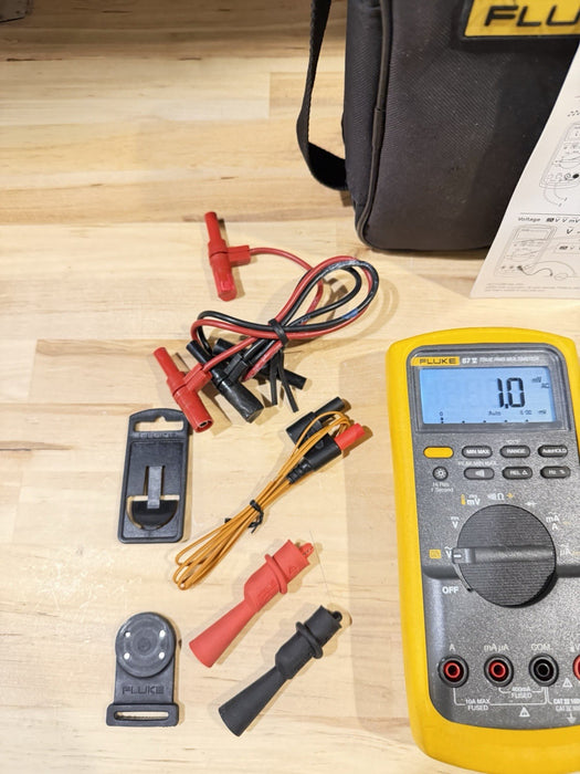 FLUKE 87V TRUE RMS MULTIMETER KIT W/ LEADS (TESTED) SHIPS FAST