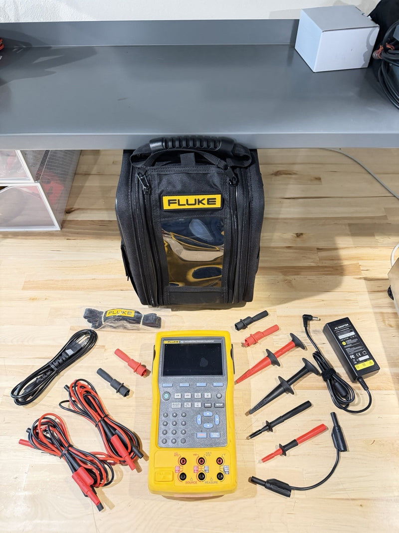 FLUKE 753 DOCUMENTING PROCESS CALIBRATOR WITH ACCESSORIES CALIBRATED 2025
