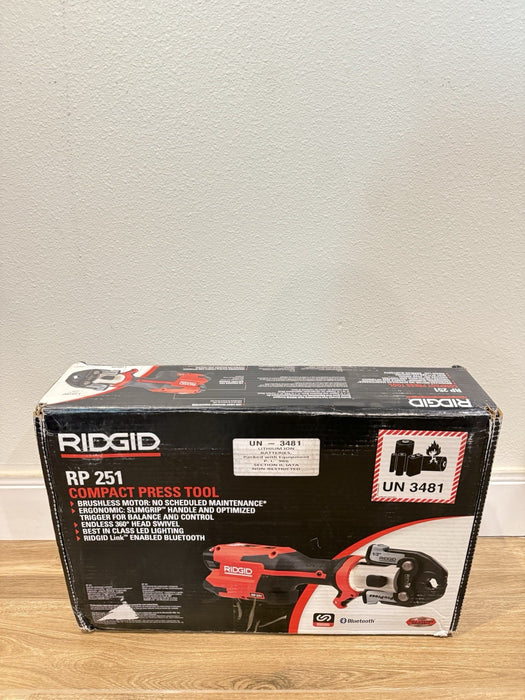 RIDGID RP251 PRESSTOOL KIT 1/2"-1" & MEGAPRESS JAWS 1/2"-3/4 RINGS 78228