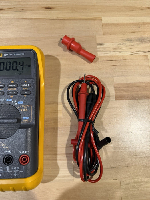 FLUKE 787 PROCESS METER WITH LEADS & CLIPS EXCELLENT CONDITION