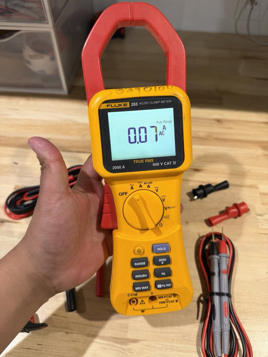 FLUKE 355 AC/DC CLAMP METER WITH ACCESSORIES