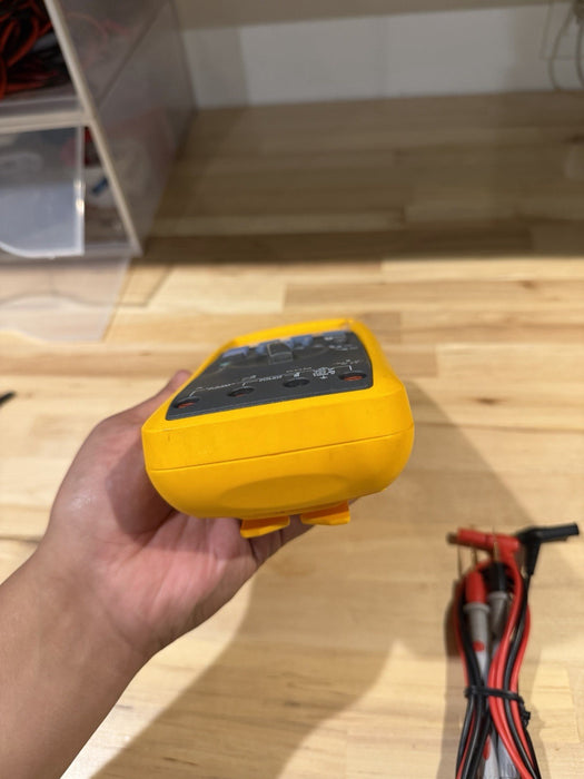 FLUKE 287 TRUE RMS ELECTRONIC LOGGING DIGITAL MULTIMETER W/ LEADS & CLIPS