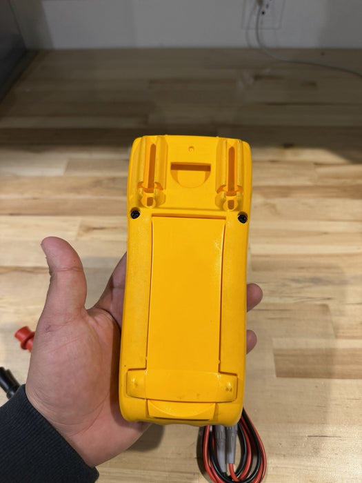 FLUKE 77-IV MULTIMETER W / LEAD SET & CLIPS - SHIPS FAST (TESTED)