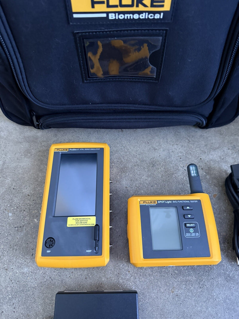 FLUKE BIOMEDICAL PROSIM 4 & SPOT LIGHT KIT WITH BAG & CHARGER TESTED