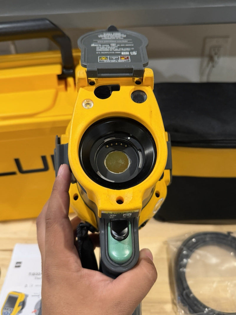 FLUKE TI401-PRO 60HZ THERMAL IMAGER KIT WITH ACCESSORIES