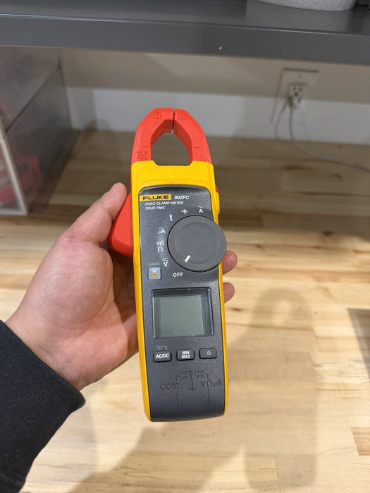 FLUKE 902FC TRUE RMS MULTIMETER (PARTS ONLY)  FOR PARTS - SHIPS FAST
