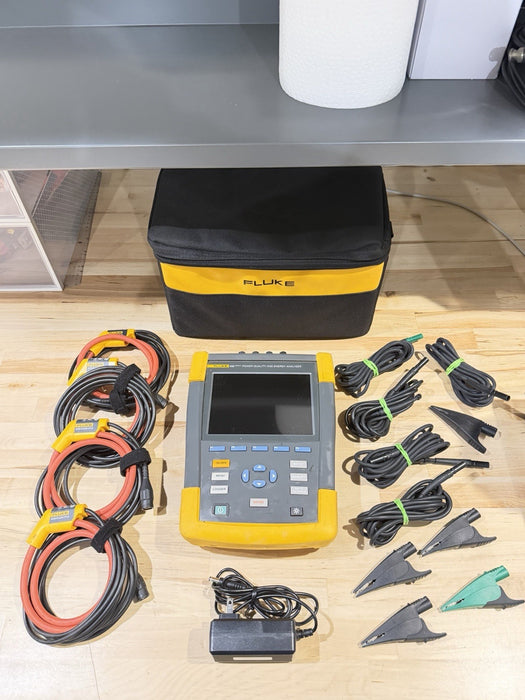 FLUKE 435 II POWER QUALITY & ENERGY ANALYZER W/ ACCESSORIES & CHARGER-SHIPS FREE
