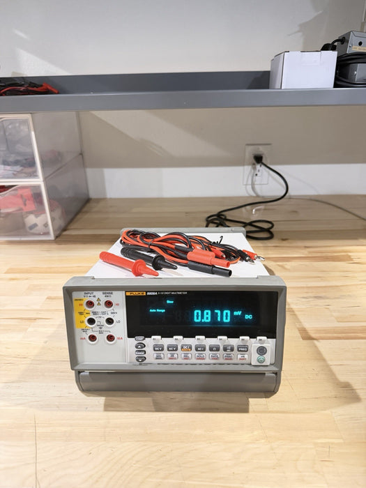 FLUKE 8808A 5.5 DIGITAL MULTIMETER WITH LEADS & CHARGER TESTED