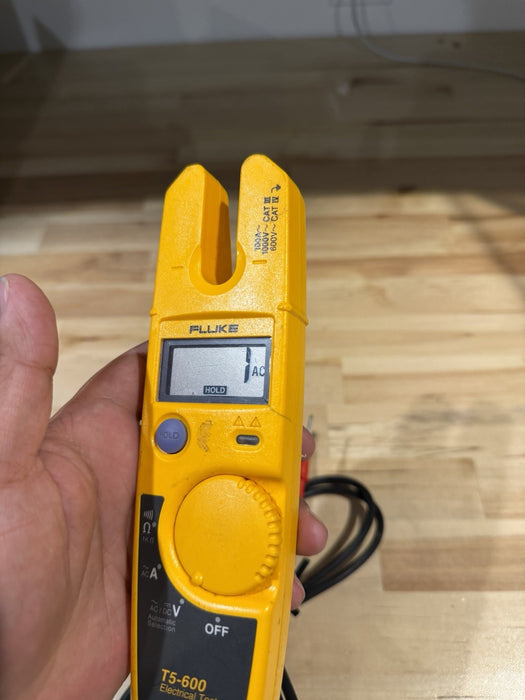 FLUKE T5-600 ELECTRICAL TESTER CAT III 600V (TESTED) SHIPS FAST
