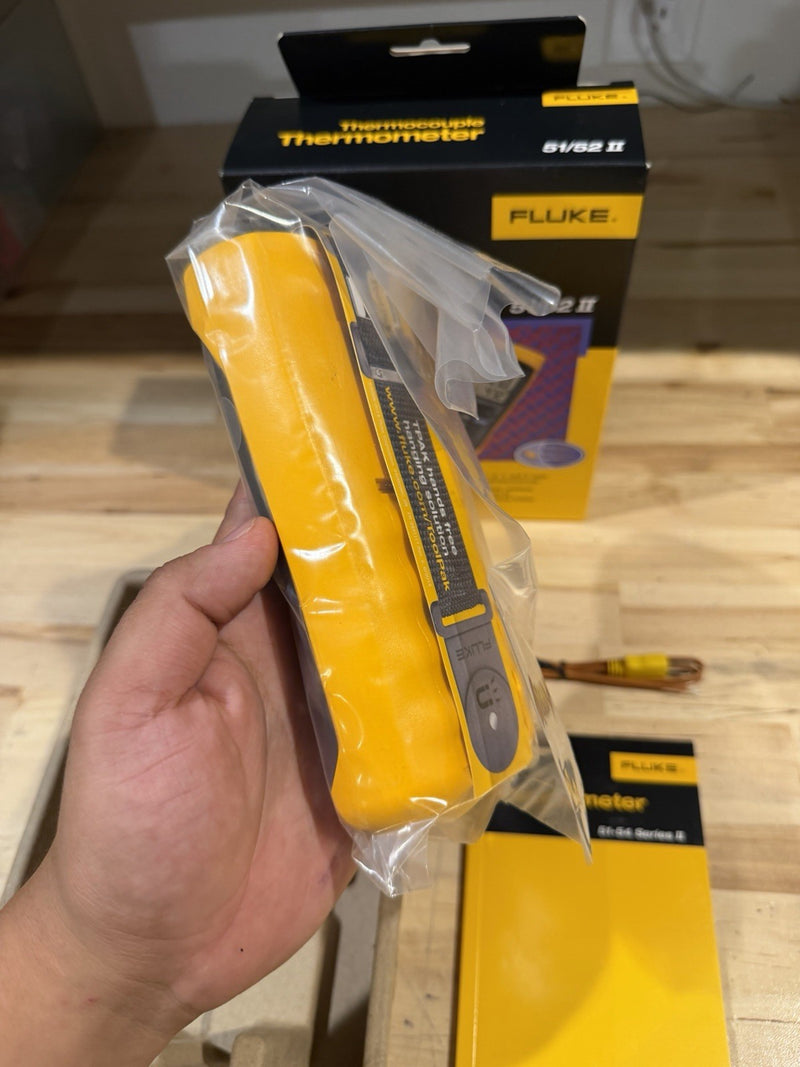 FLUKE 51 II THERMOCOUPLE THERMOMETER- SHIPS FAST (NEW)