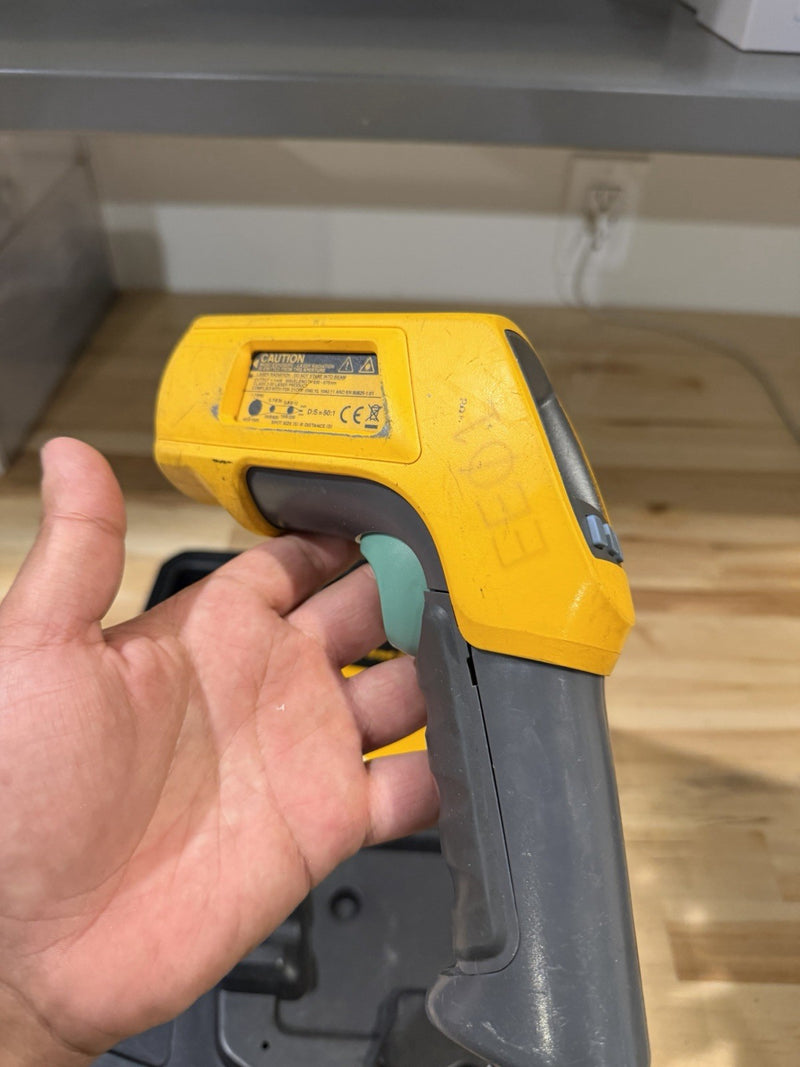 FLUKE 568 IR THERMOMETER WITH CASE TESTED