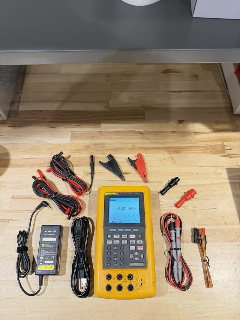 FLUKE 744 DOCUMENTING PRCESS CALIBRATOR WITH LEADS & CHARGER CALIBRATED 2025